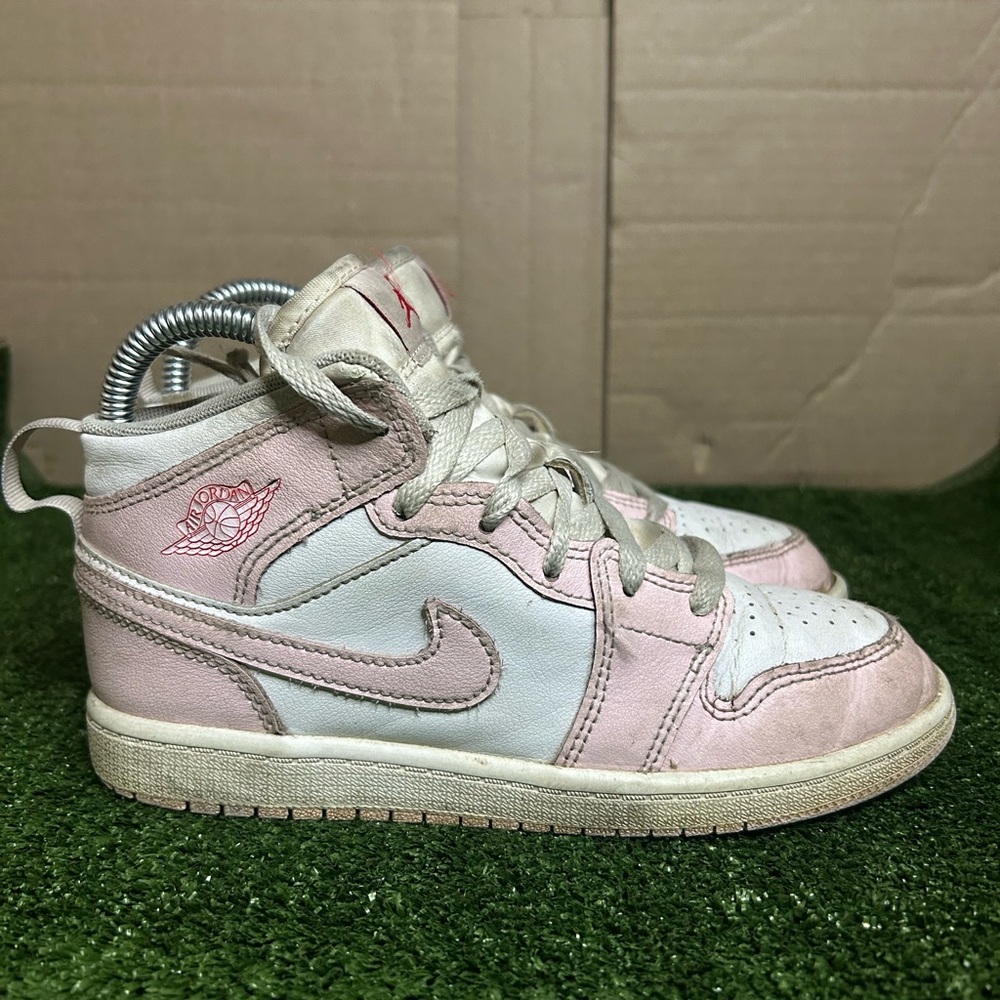 Size 2.5Y- Air Jordan Retro 1 Mid Pink White